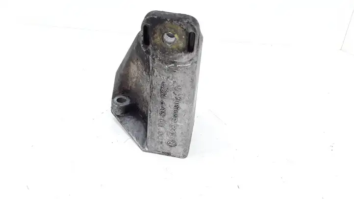 Volkswagen PASSAT B5.5 (2001 - 2005) 8D0199307P Кронштейн двигателя — фото 2