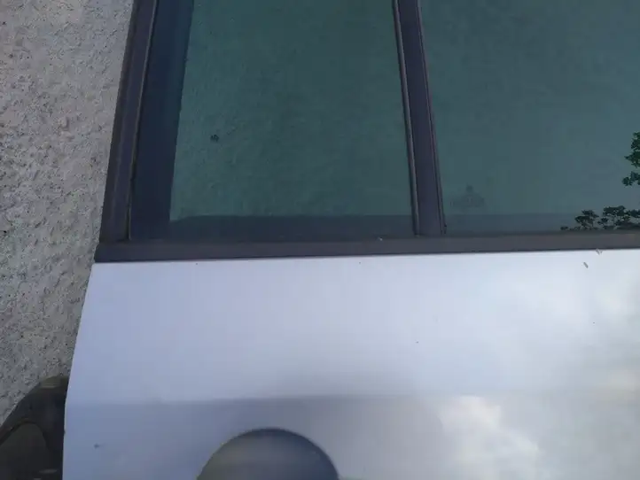 Volkswagen Touran I (2003 - 2010) Накладка стекла задней двери — фото 2