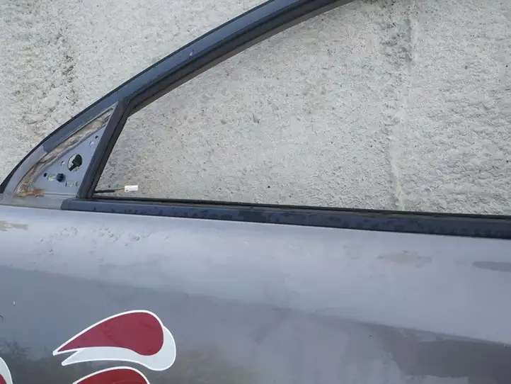 Kia Ceed (2006 - 2010) Накладка стекла передней двери — фото 3