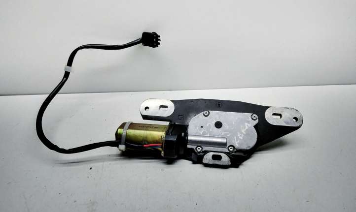 BMW 5 E39 (1996 - 2003)  8362371 Притягиватель задней крышки