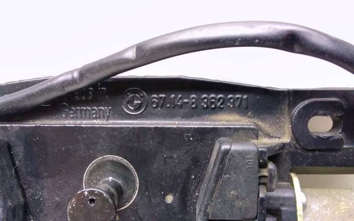 BMW 5 E39 (1996 - 2003)  8362371 Притягиватель задней крышки