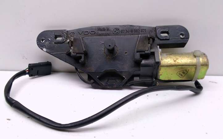 BMW 5 E39 (1996 - 2003)  8362371 Притягиватель задней крышки