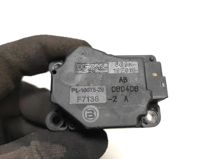 Volvo S80 (2006 - 2009) 6G9N19E616 Двигатель задвижки потока воздуха — фото 4