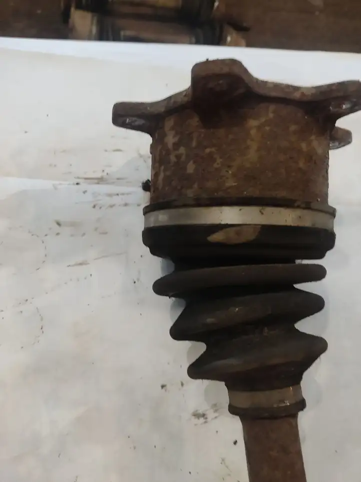 Mitsubishi Pajero (1999 - 2003)   Задняя полуось