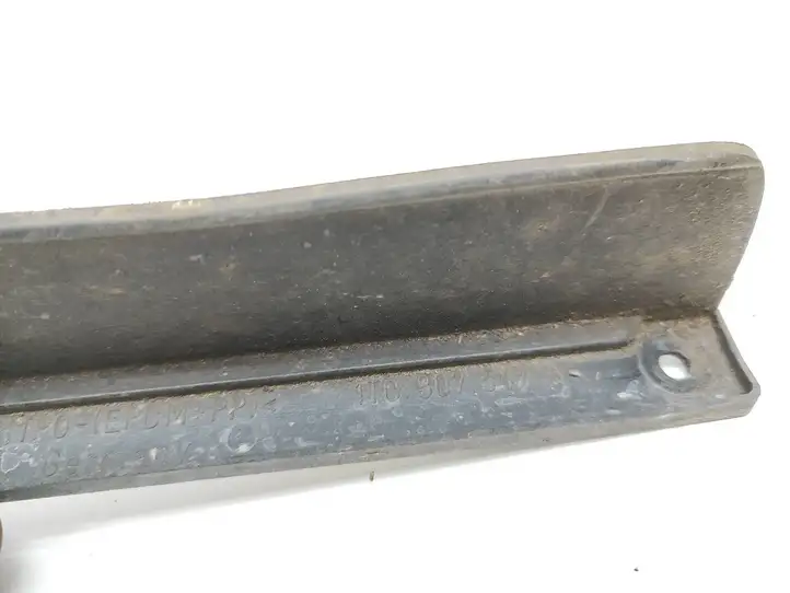 Volkswagen Touran II (2010 - 2016)  1T0807847A Другая внешняя деталь