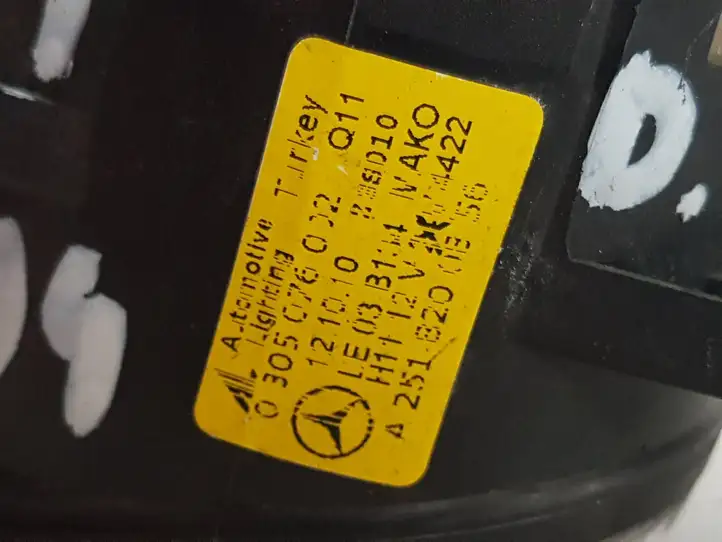 Mercedes-Benz C W204 (2007 - 2014)  A2518200856 Передняя противотуманная фара