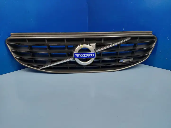 Volvo XC60 (2013 - 2017) 31333832 Верхняя решетка радиатора — фото 1