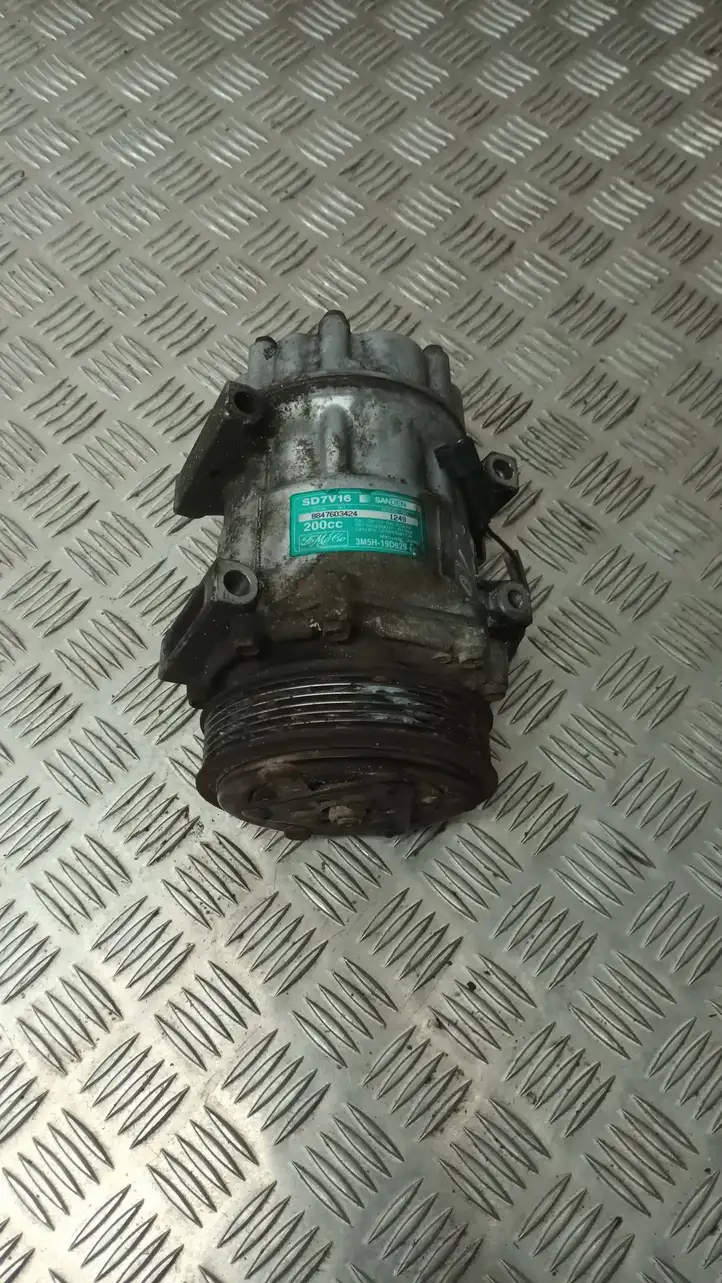 Volvo V50 (2004 - 2008)  3M5H19D629 Компрессор (насос) кондиционера воздуха