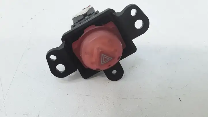 Nissan Almera (2000 - 2006) 06016 Включатель аварийных фонарей — фото 1