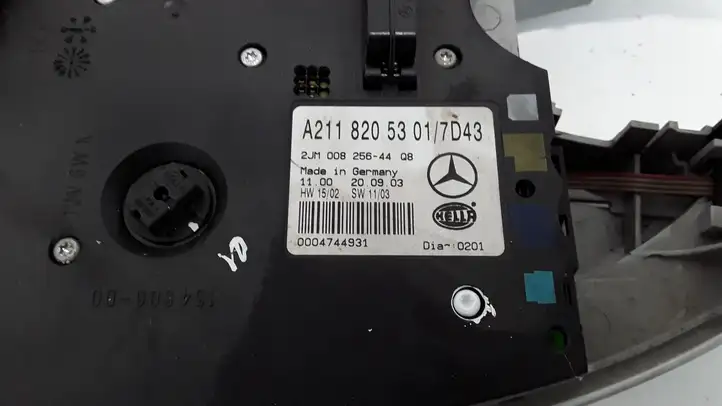 Mercedes-Benz E W211 (2002 - 2009) A2118205301 Передняя подсветка — фото 3