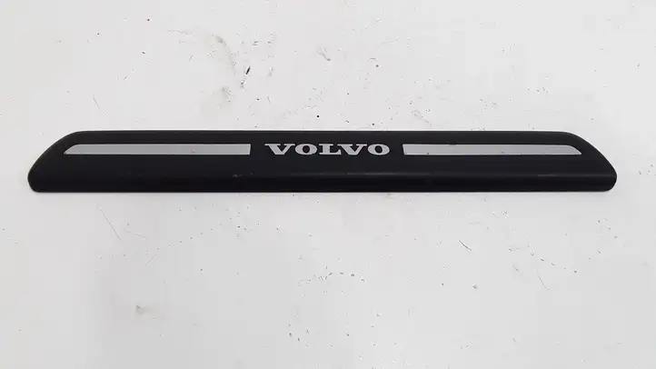 Volvo V50 (2004 - 2008) Внутренняя отделка переднего порога — фото 1
