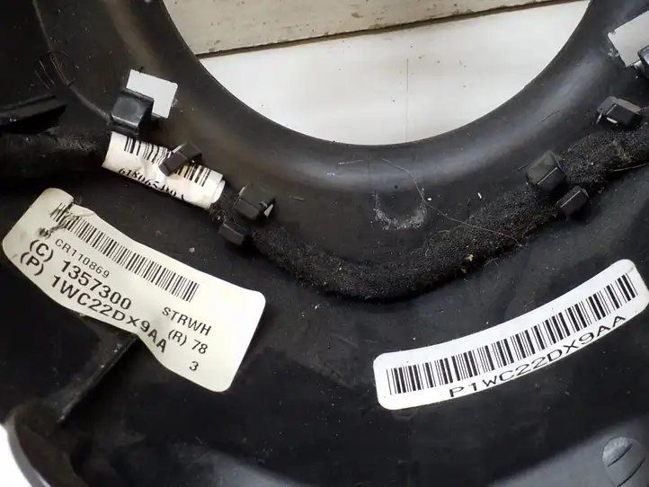 Dodge Grand Caravan (2007 - 2020) 1WC22DX9AA Кнопки на рулевом колесе — фото 8