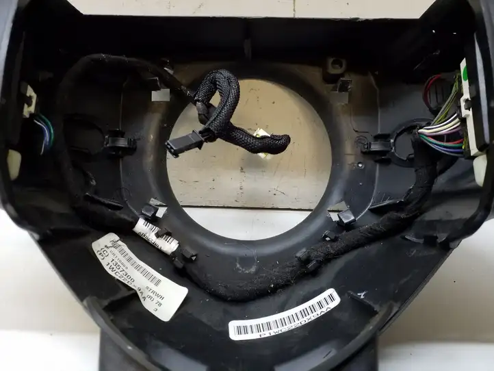 Dodge Grand Caravan (2007 - 2020) 1WC22DX9AA Кнопки на рулевом колесе — фото 10