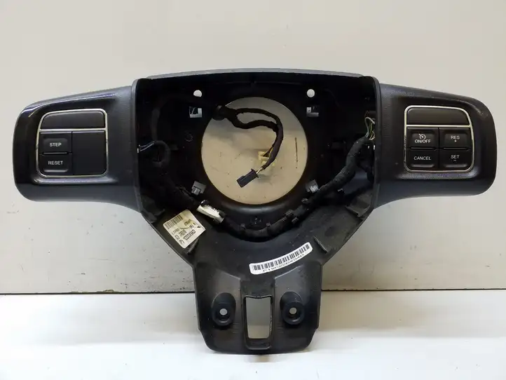Dodge Grand Caravan (2007 - 2020) 1WC22DX9AD Кнопки на рулевом колесе — фото 1