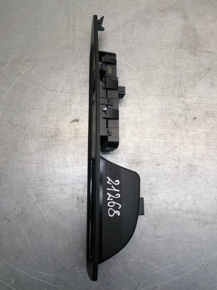 Citroen C4 (2004 - 2008) 9651465677 Кнопка стеклоподъемников — фото 2