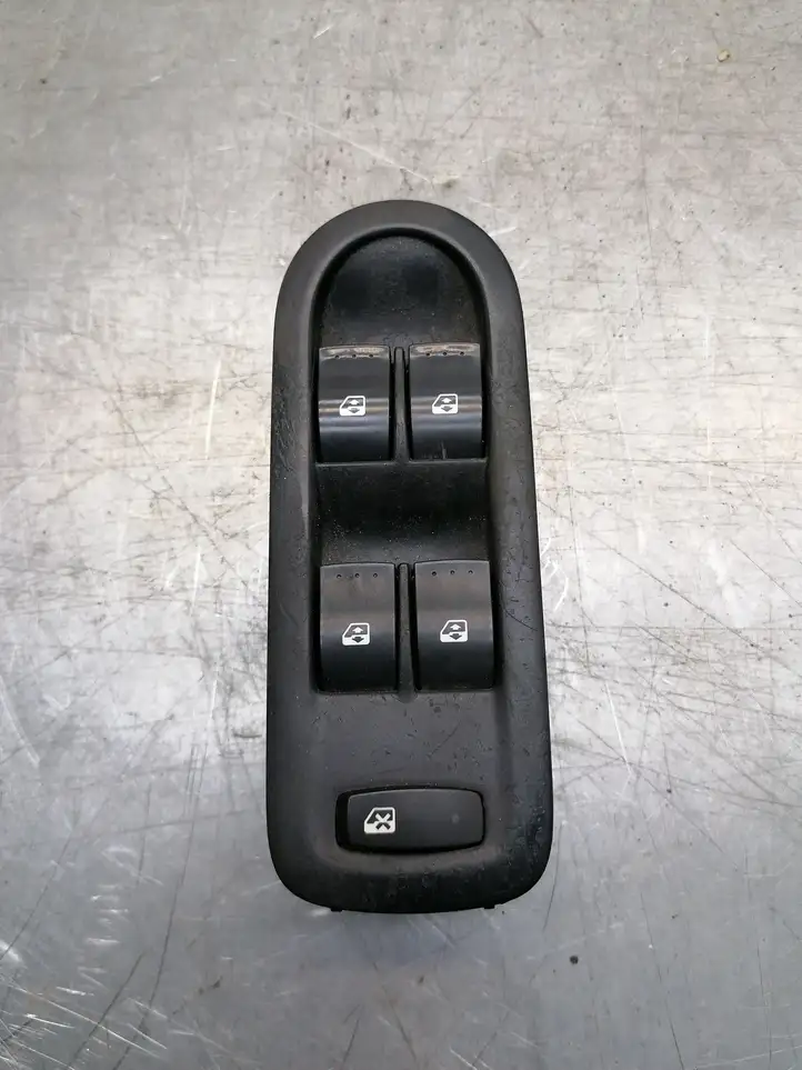 Renault Scenic II - Grand scenic II (2003 - 2006) 456018070D Блок кнопок стеклоподъемников — фото 1