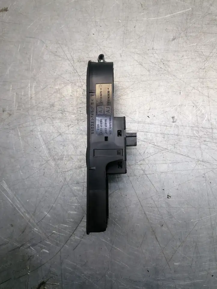 Opel Astra H (2004 - 2009) 13183675 Кнопка стеклоподъемников — фото 3