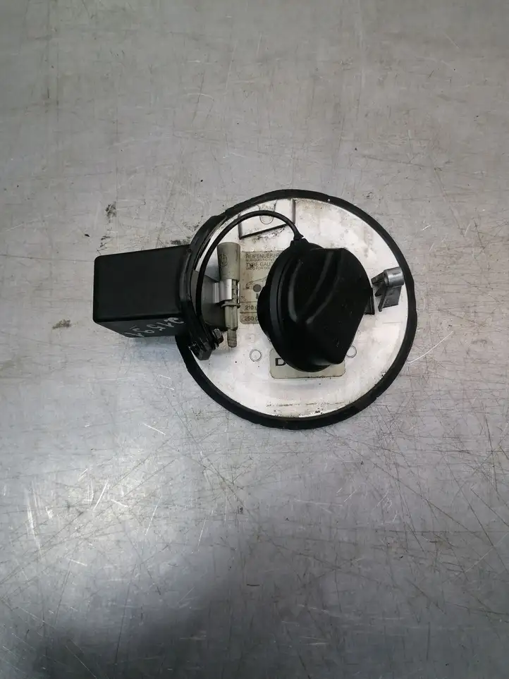 Opel Astra H (2004 - 2009) 13111597 Крышка топливного бака — фото 3
