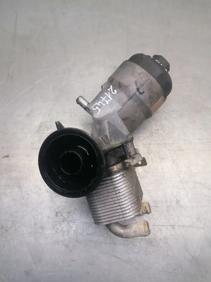 Opel Astra H (2004 - 2009) 8972270080 Кронштейн масляного фильтра — фото 1