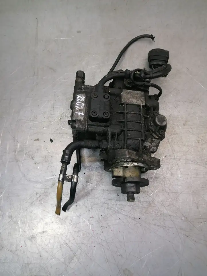Skoda Octavia Mk1 (1U) (1996 - 2004) 038130107D Топливный насос — фото 1
