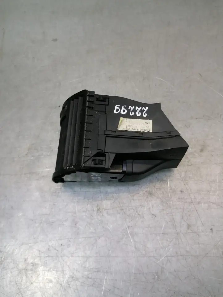 Seat Alhambra (Mk1) (2000 - 2010) 7M3819704 Боковой воздушный дефлектор — фото 2