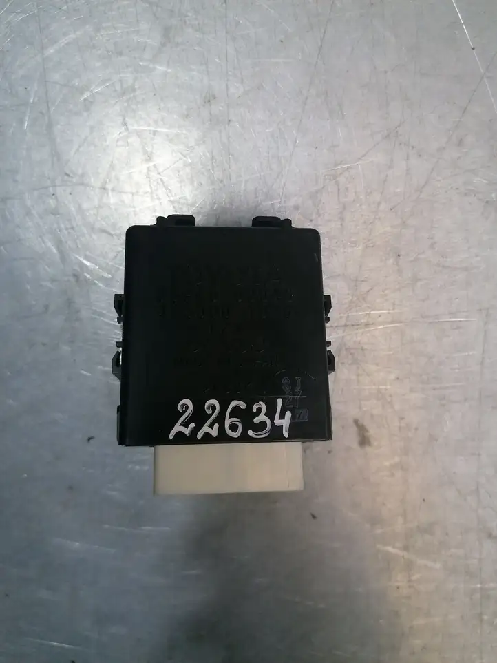 Toyota Auris 150 (2006 - 2012) 8594002040 Реле стеклоочистителей — фото 1