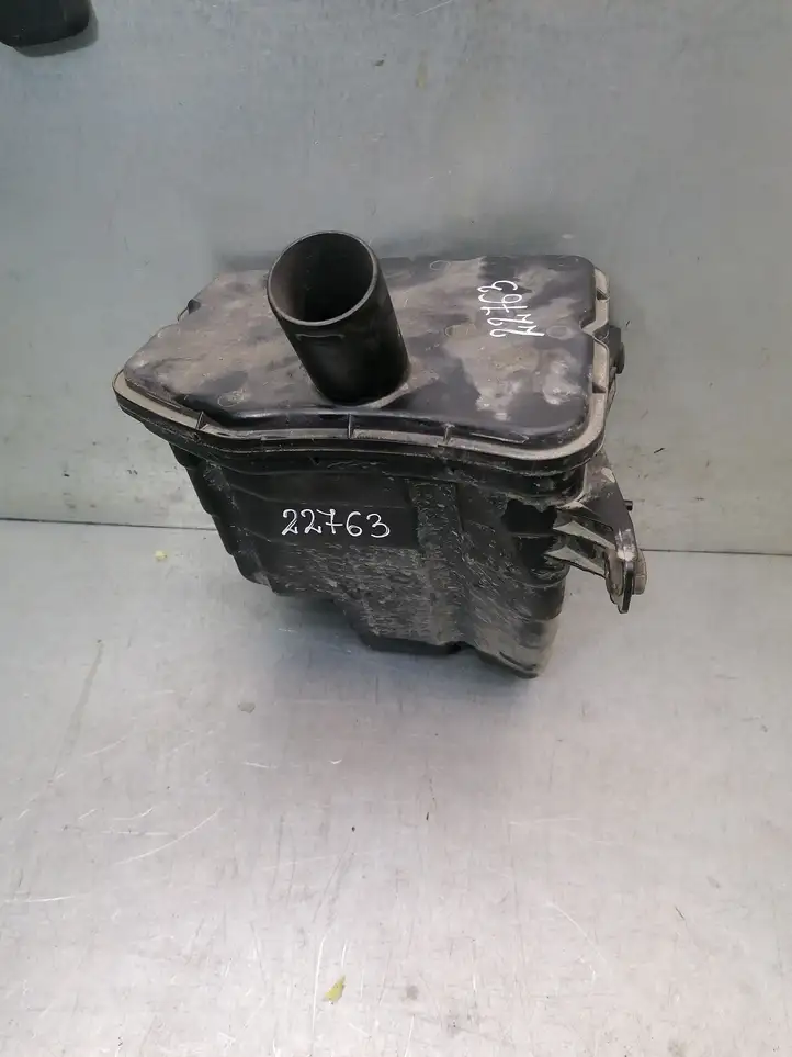 Nissan Primera (2001 - 2008) 3981070938 Резонатор впуска — фото 1
