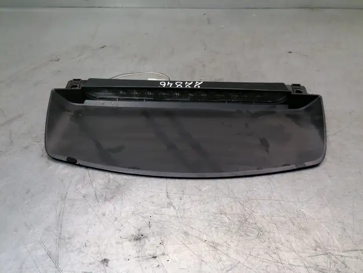 Nissan Primera (2001 - 2008) 270282 Дополнительный стоп фонарь — фото 1