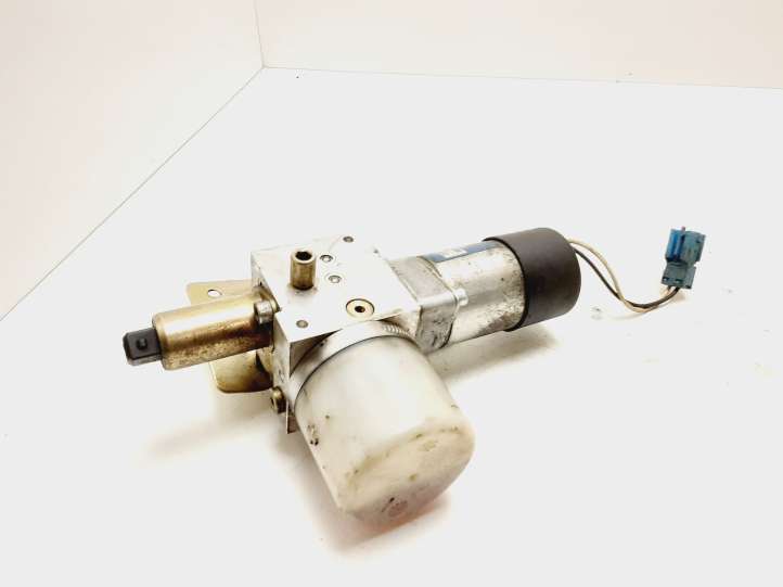 BMW 7 E65 E66 (2001 - 2008)  7015009 Притягиватель задней крышки