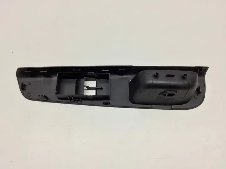 Kia Ceed (2006 - 2010) 823551H600 Накладка кнопки стеклоподъемника — фото 9