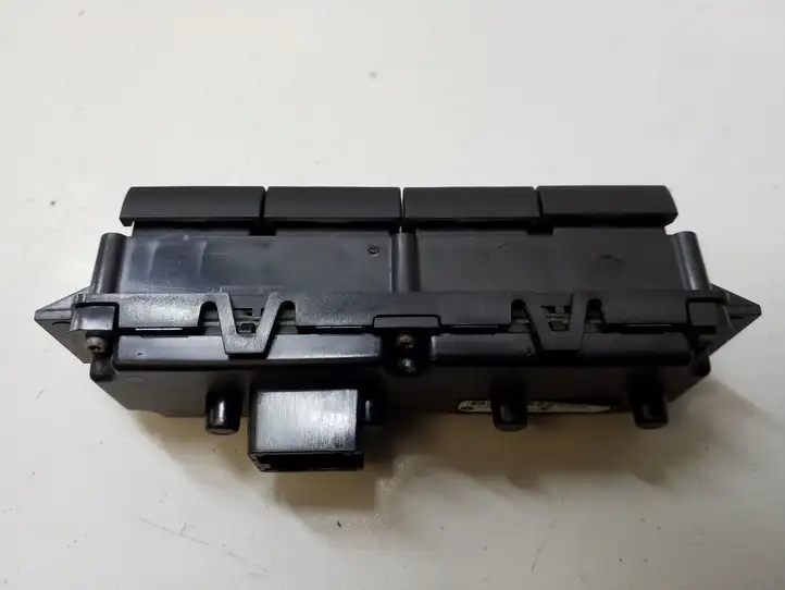 Dodge Grand Caravan (2007 - 2020) 68141126AA Кнопка открытия боковых дверей — фото 3