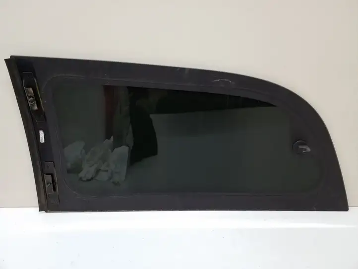 Dodge Grand Caravan (2007 - 2020) 05109652AF Заднее боковое стекло — фото 2