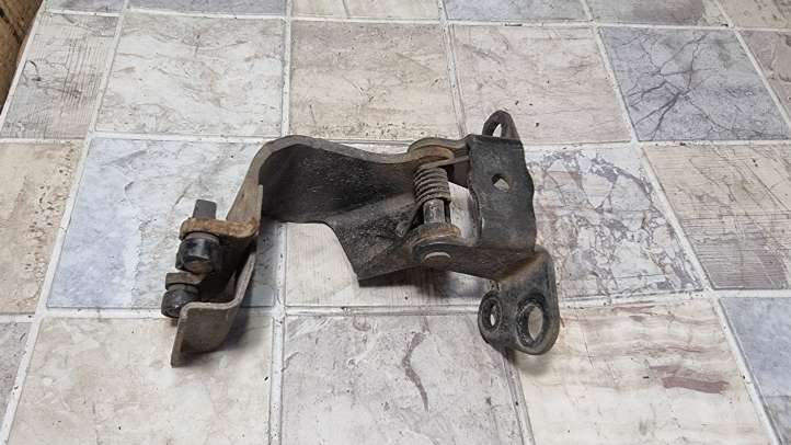 Mazda 5 (2005 - 2010)   Средняя направляющая ролика / средний шарнир