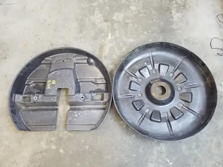 Dodge Grand Caravan (2007 - 2020) 04721083AD Обшивка ниши запасного колеса — фото 1
