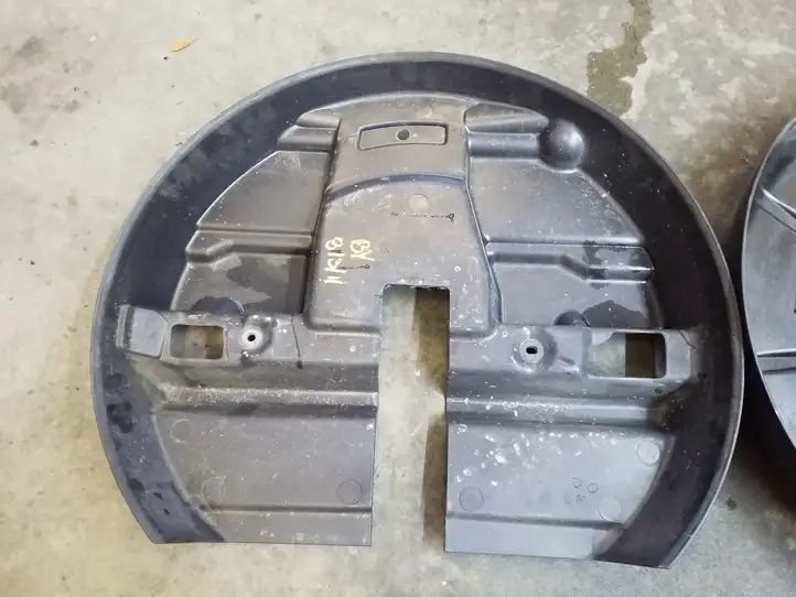 Dodge Grand Caravan (2007 - 2020) 04721083AD Обшивка ниши запасного колеса — фото 3