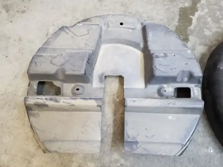 Dodge Grand Caravan (2007 - 2020) 04721083AD Обшивка ниши запасного колеса — фото 6