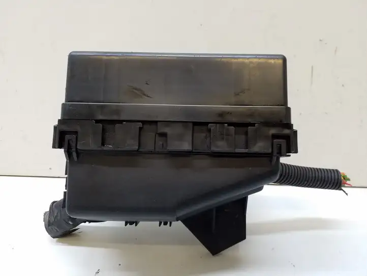 Nissan Almera (2000 - 2006) OEM Блок монтирования реле — фото 4