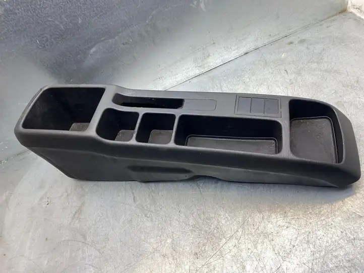 Toyota Corolla Verso E121 (2001 - 2004) 5891113060A1 Центральная консоль — фото 3