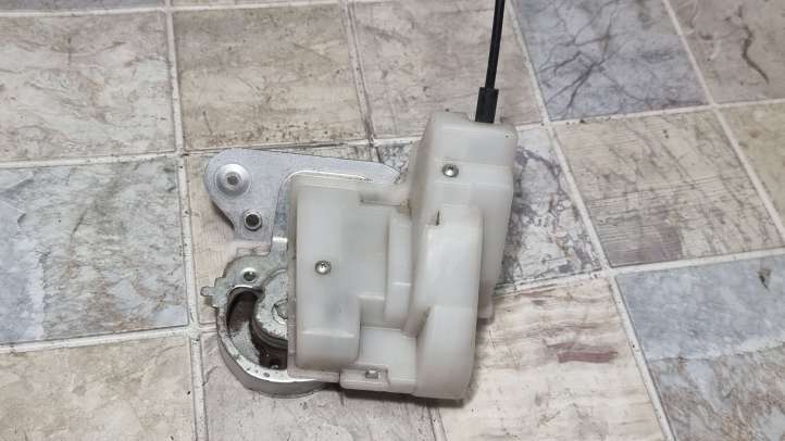 Mazda 5 (2005 - 2010)   Замок раздвижной двери
