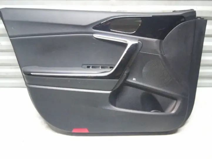 Kia Ceed (2018 - 2021) Обшивка передней двери — фото 1