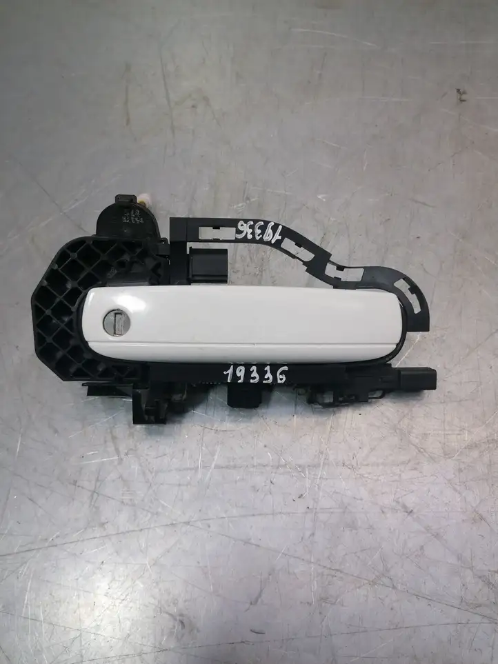 Audi A4 S4 B7 8E 8H (2004 - 2009) 4F0837885 Наружная ручка двери — фото 1
