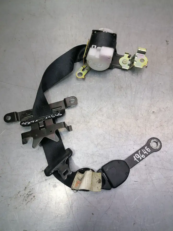 Toyota Corolla Verso AR10 (2004 - 2009) H099901 Центральный ремень безопасности — фото 1