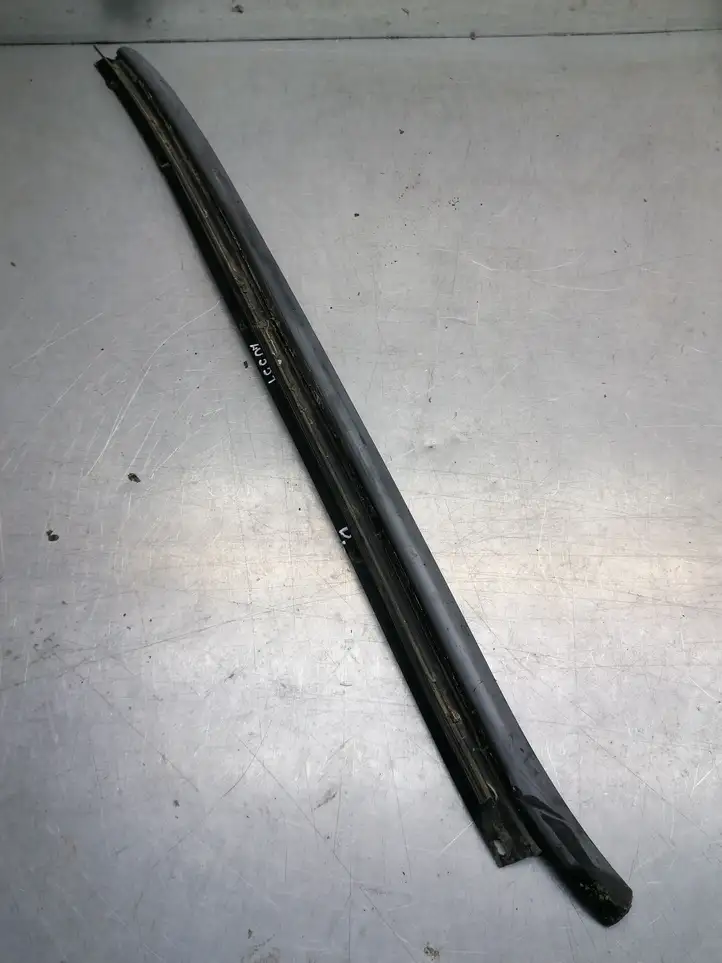 Chrysler Sebring (ST-22 - JR) (2000 - 2007) 04805460AC Накладка стоек лобового стекла — фото 2