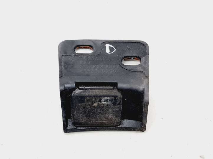 Volkswagen Touareg I (2002 - 2010)  7L6827684D  Отбойник задней крышки 