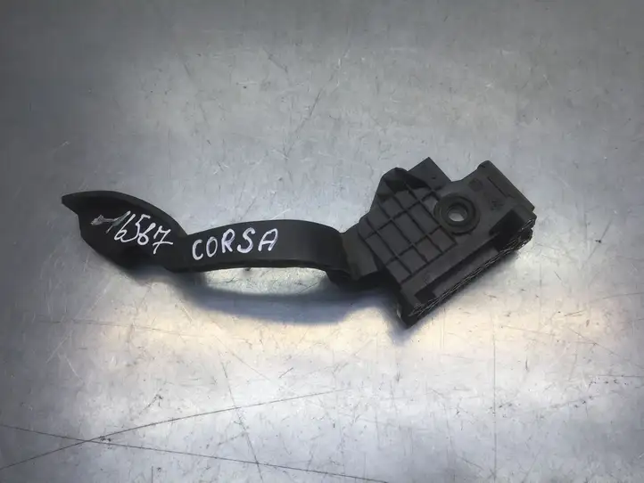 Opel Corsa D (2006 - 2010) 55702020 Педаль акселератора — фото 3
