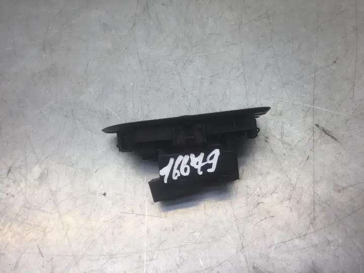 Volvo XC90 (2019 - ) 31376458 Кнопка стеклоподъемников — фото 2
