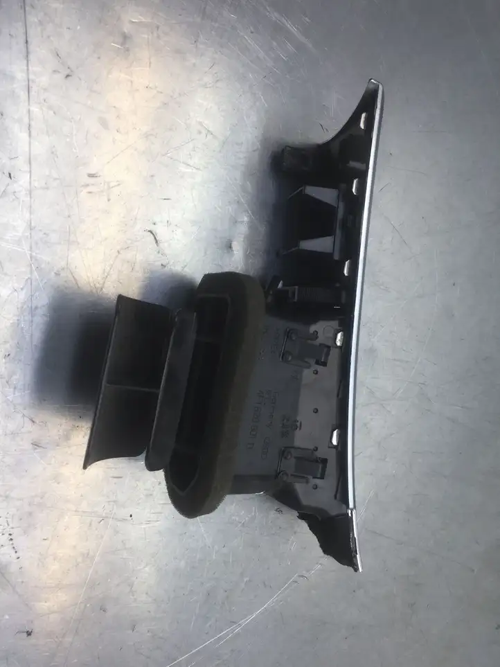 Audi A6 S6 C6 4F (2004 - 2008) 4F1820901 Боковой воздушный дефлектор — фото 3