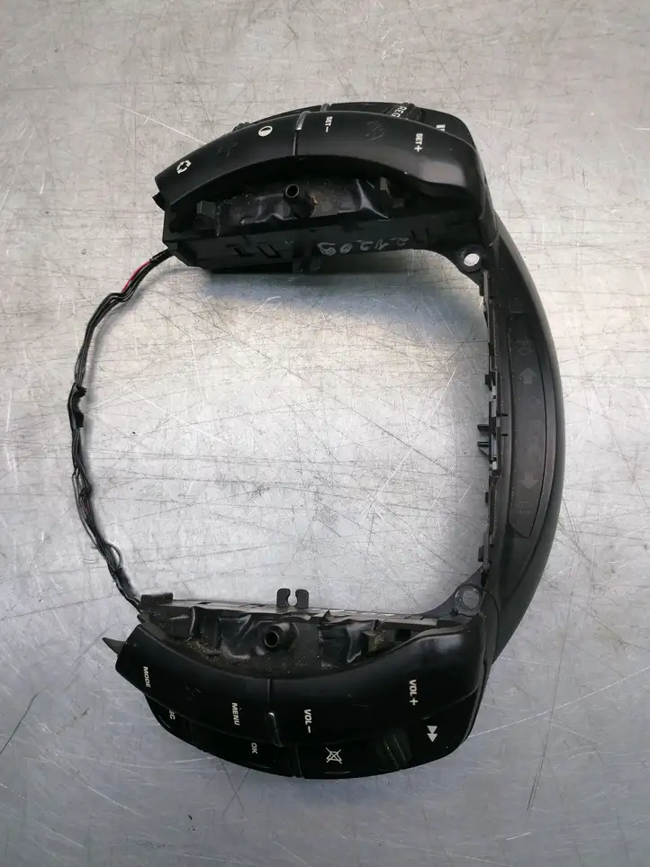 Citroen C4 (2004 - 2008) 96497903XT Кнопки на рулевом колесе — фото 2