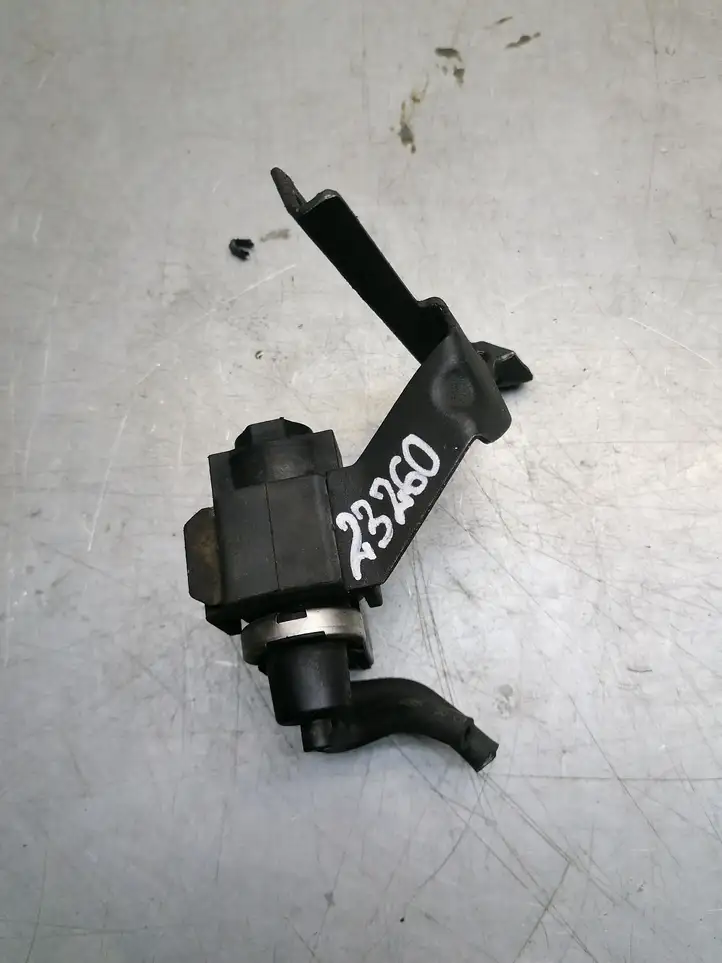 Audi A6 S6 C6 4F (2004 - 2008) 059906628 Вакуумный клапан — фото 2