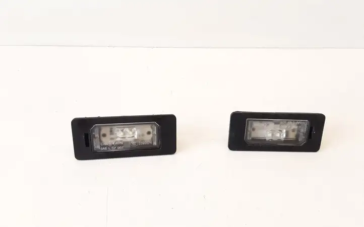 BMW 3 E90 E91 (2005 - 2012) 7193293 Подсветка номера — фото 1